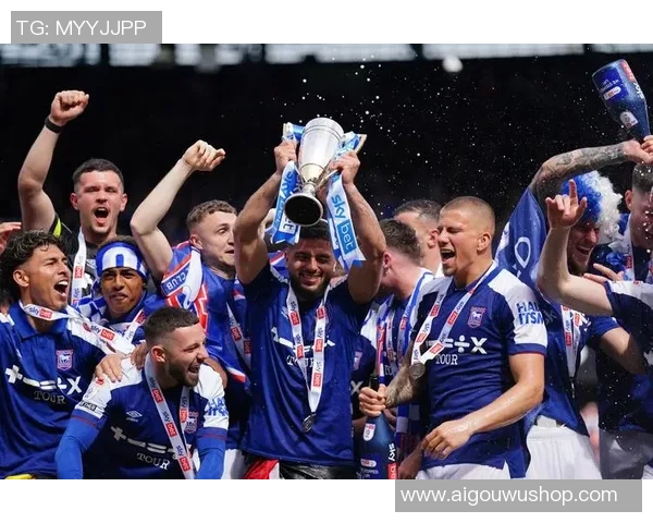 费鲁米嫩塞与帕尔梅拉斯激战正酣谁能在这场对决中笑到最后