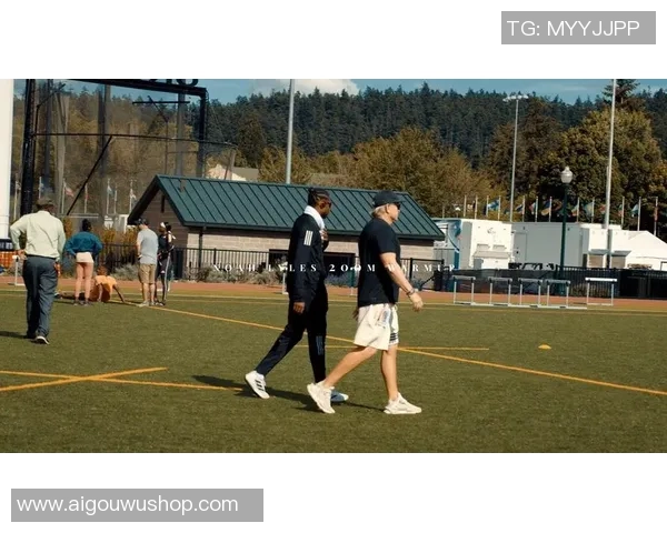 世界鞋履 - NOAH LYLES,在赛道与潮流间重塑田径美学 世界鞋履 - NOAH LYLES,在赛道与潮流间重塑田径美学